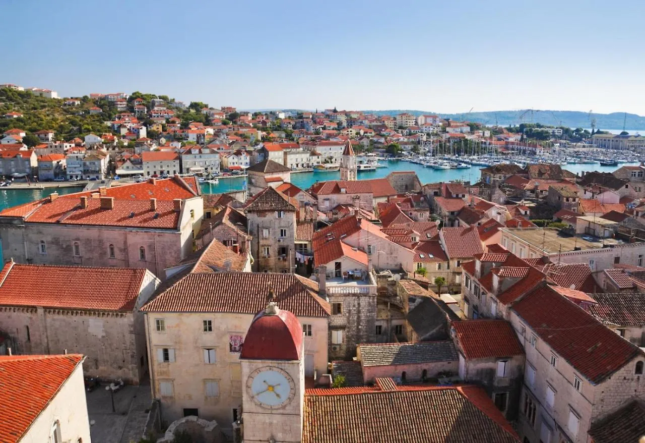 Apartment In Trogir With Sea View, Balcony, Air Conditioning, W-Lan 5055-2 0*,