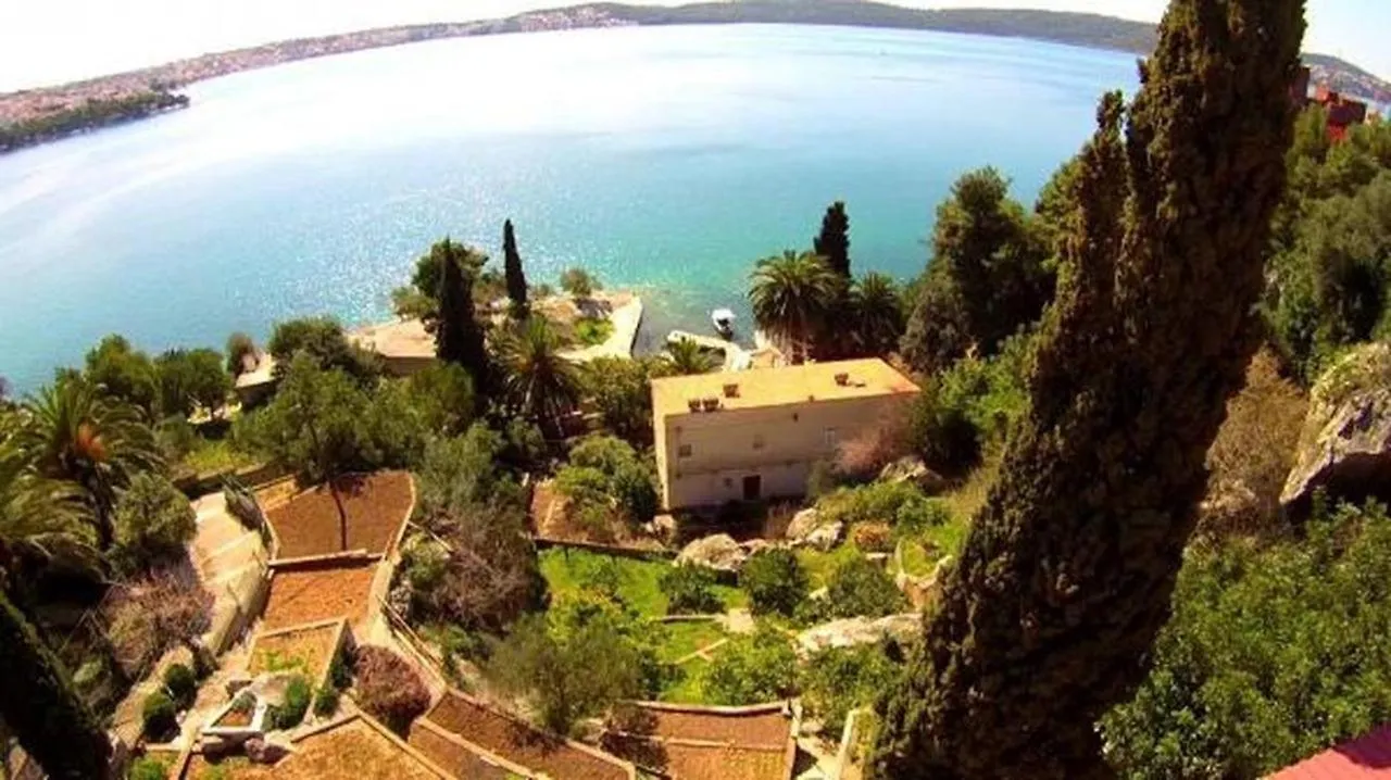 Apartment In Trogir With Sea View, Balcony, Air Conditioning, W-Lan 5055-2