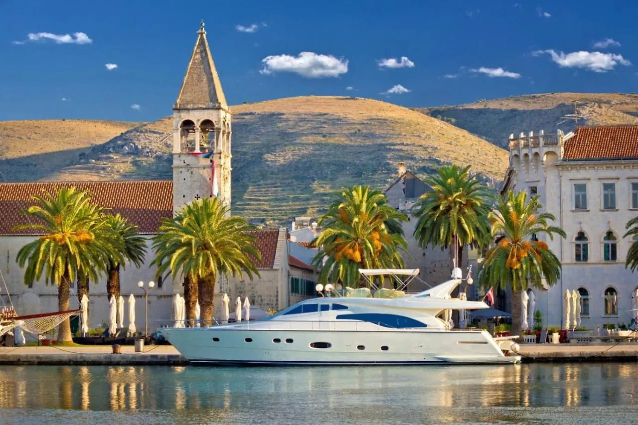 Apartment In Trogir With Sea View, Balcony, Air Conditioning, W-Lan 5055-2