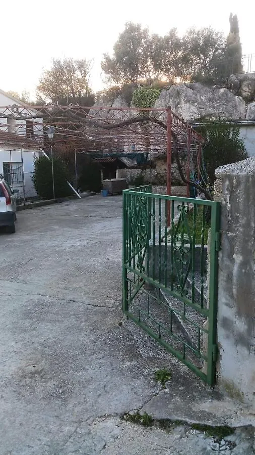 Apartment In Trogir With Sea View, Balcony, Air Conditioning, W-Lan 5055-2